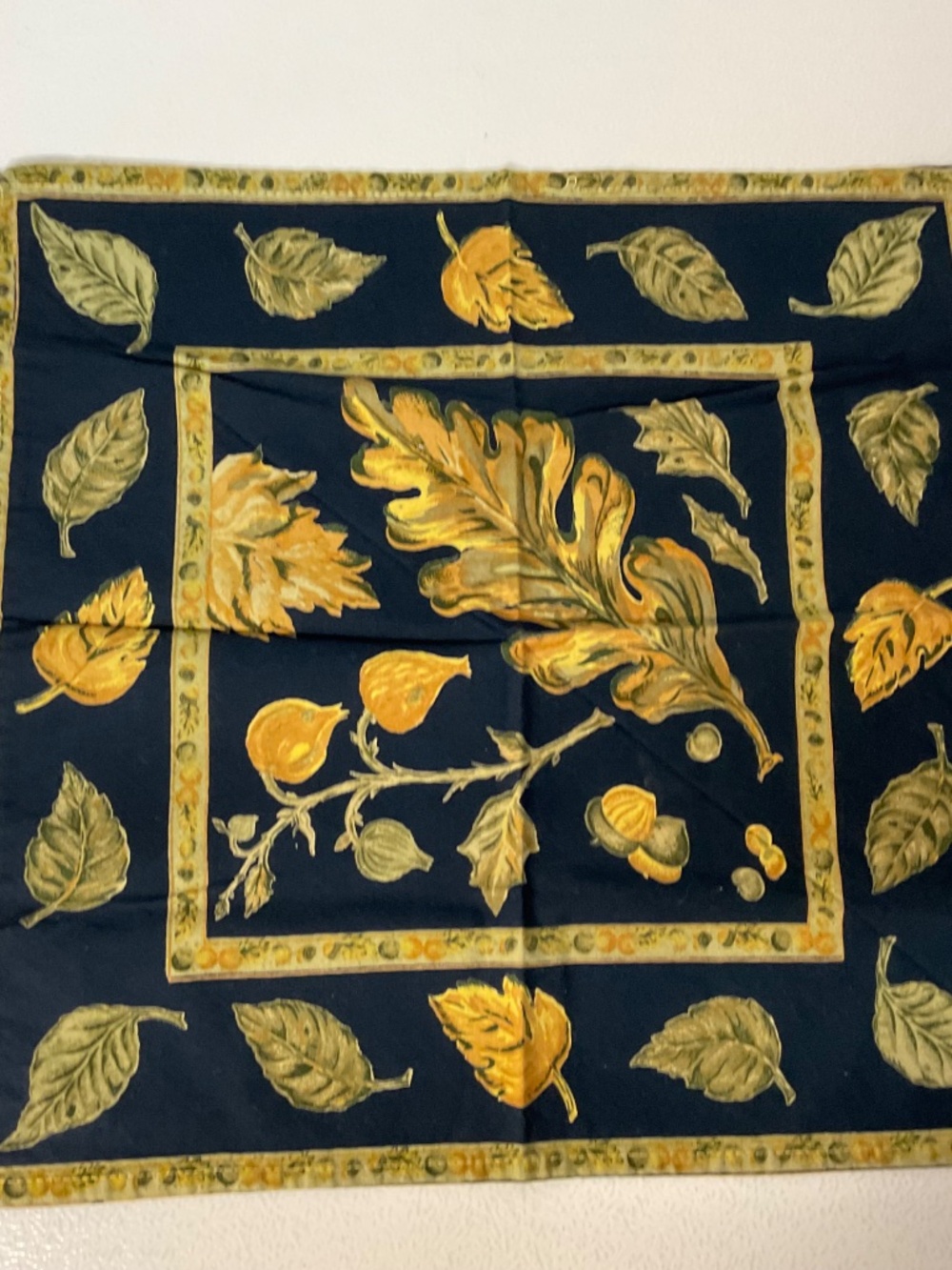 2 Sets of 4 Cloth Dinner Napkins - Picture 3 of 4